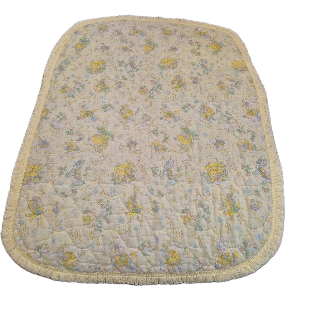 Vintage 1978 Dundee Baby Comforter Quilt Blanket Yellow/ Animals 32 x 43